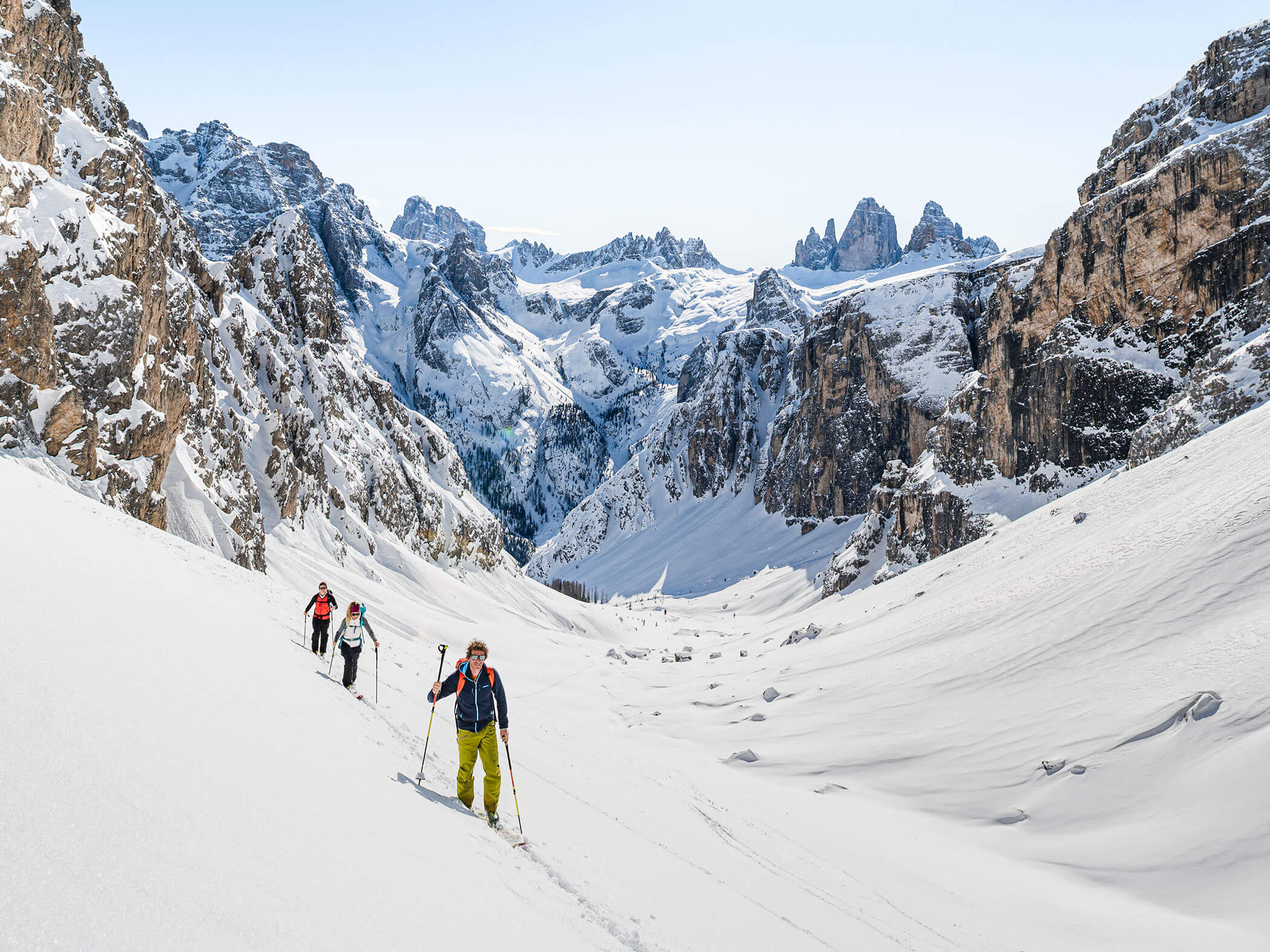 Tre scialpinisti nel mezzo delle Dolomiti - Residence Kurze Wand