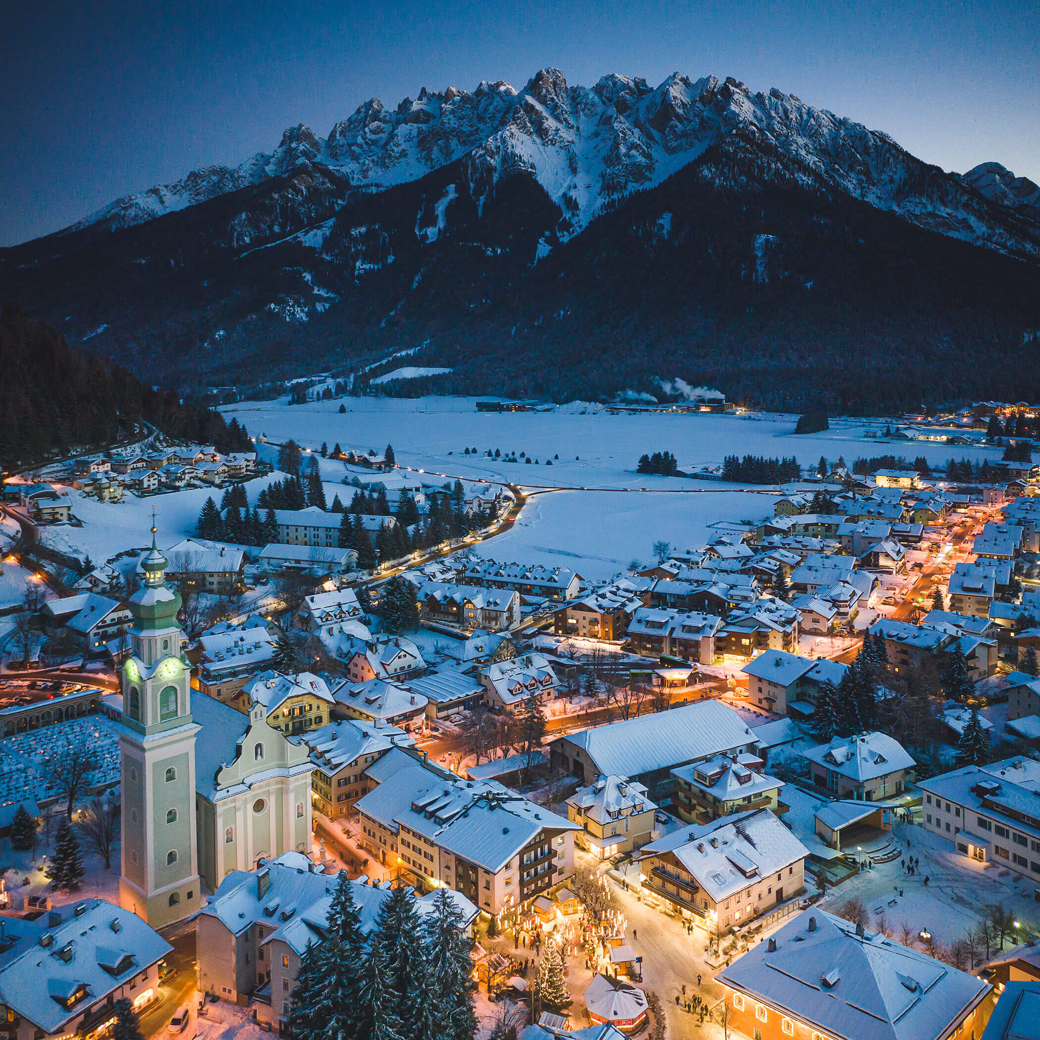 Dobbiaco nel bagliore invernale delle luci - Residence Kurze Wand